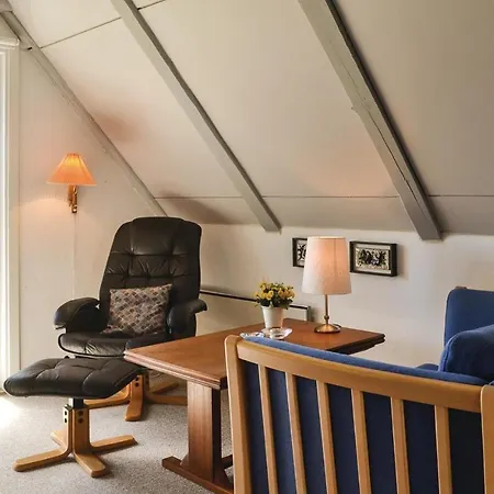 Two-bedroom Holiday In בית נופש *